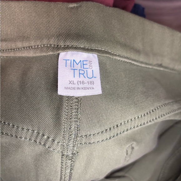 Time and Tru Green Skinny Jeans - Picture 3 of 3